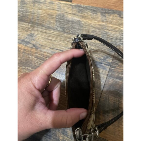 Coach‎ Wristlet - Picture 2 of 2